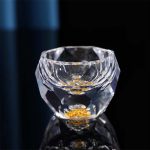 Verre à liqueur 50 ml en cristal taillé à facettes avec médaillon décoratif incrusté