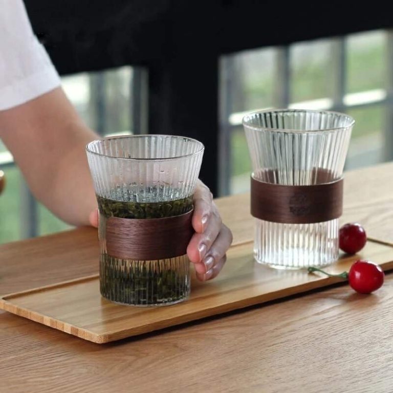Verre-a-the-japonais-en-borosilicate-avec-manchon-en-noyer-picture-2