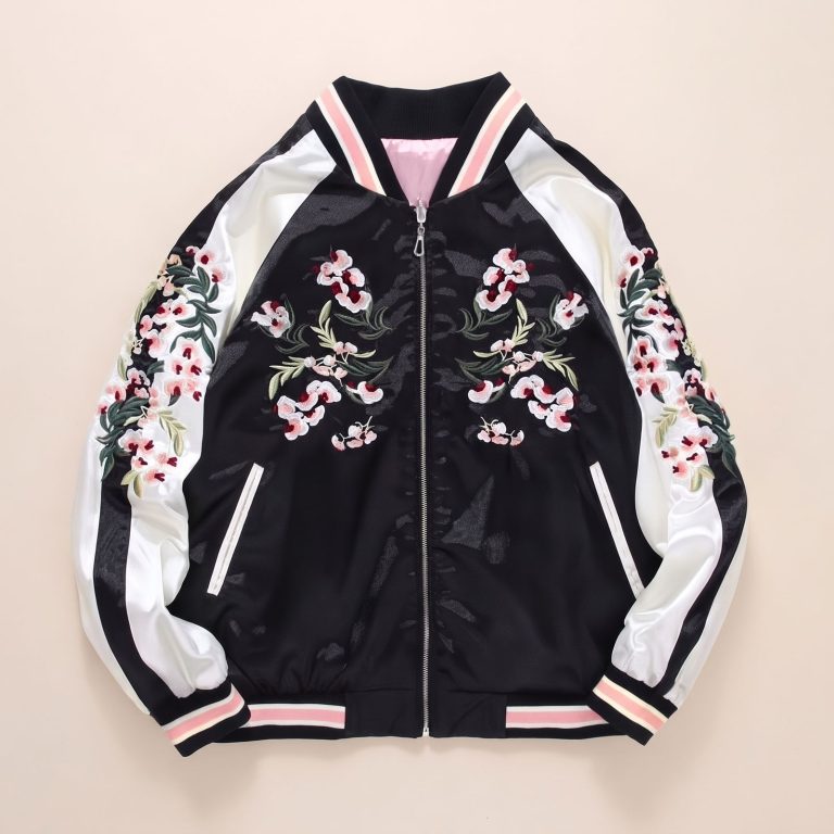 Veste-bomber-style-japonais-sukajan-avec-broderies-florales-et-finitions-teddy-r-miniature