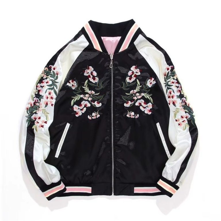 Veste bomber style japonais sukajan avec broderies florales et finitions teddy réversible