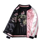Veste bomber style japonais sukajan avec broderies florales et finitions teddy réversible
