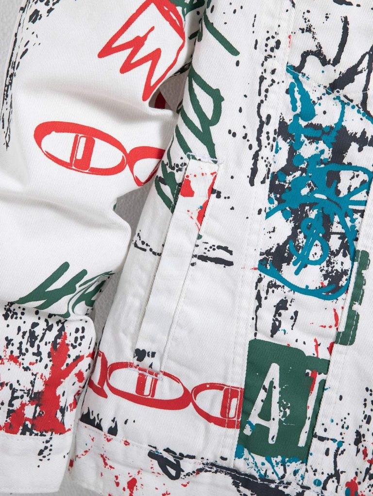 Veste-en-jean-blanc-a-imprime-graffiti-multicolore-style-street-art-picture-4