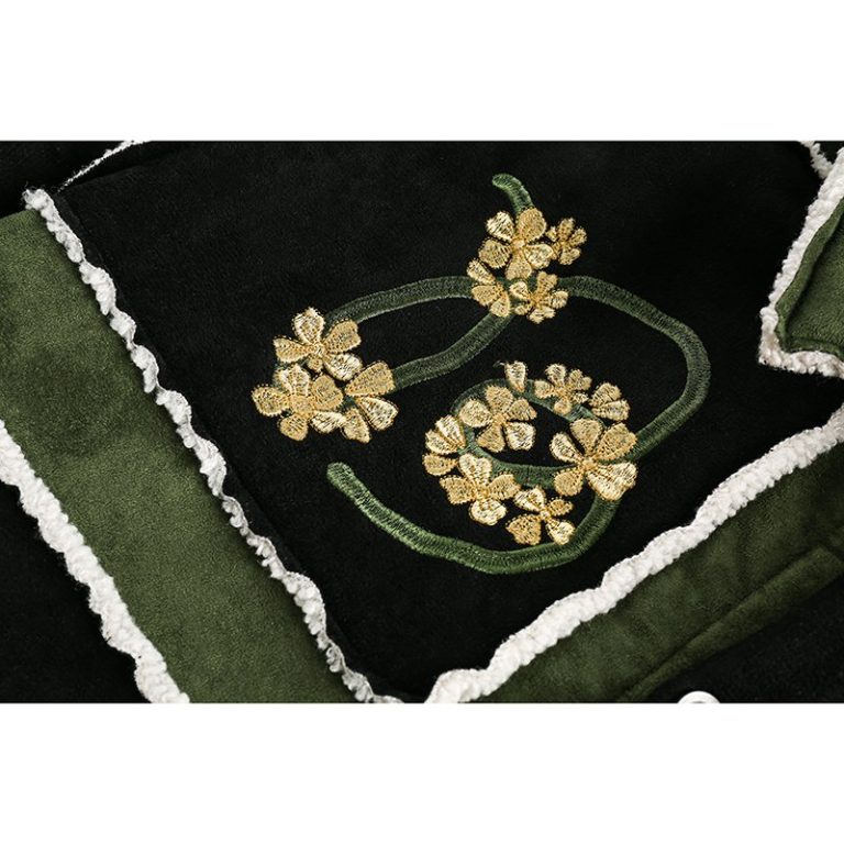 Veste-sherpa-noir-et-vert-kaki-a-broderies-florales-dorees-et-passepoil-blanc-mo-picture-5