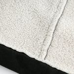 Veste-sherpa-noir-et-vert-kaki-a-broderies-florales-dorees-et-passepoil-blanc-mo-picture-9
