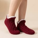 Chaussons-chaussettes-torsades-doubles-polaire-miniature