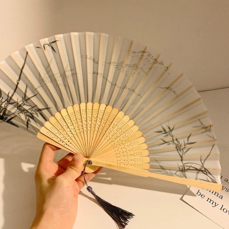 Eventail-pliant-japonais-en-bambou-et-soie-picture-10