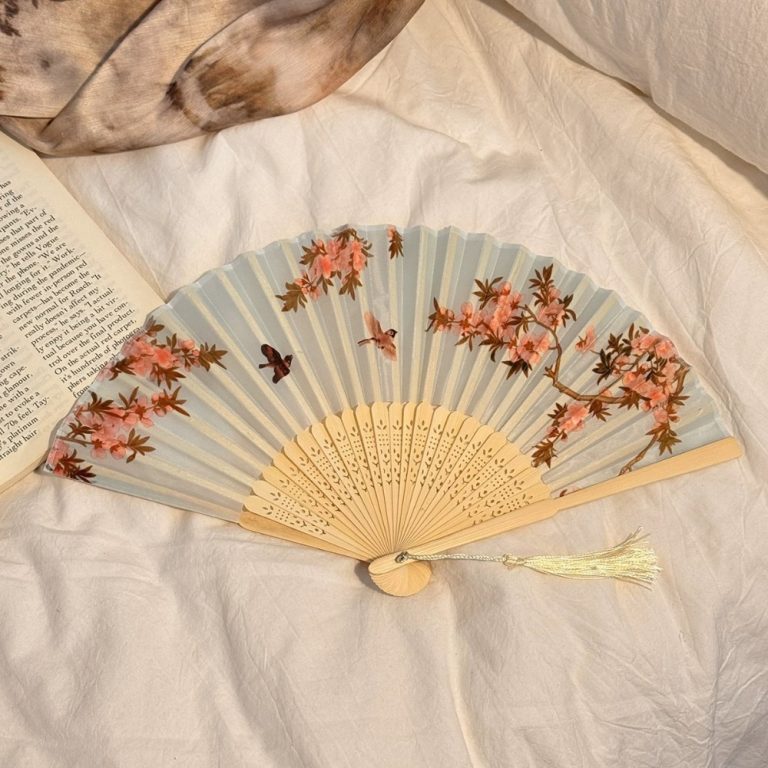 Eventail-pliant-japonais-en-bambou-et-soie-picture-5
