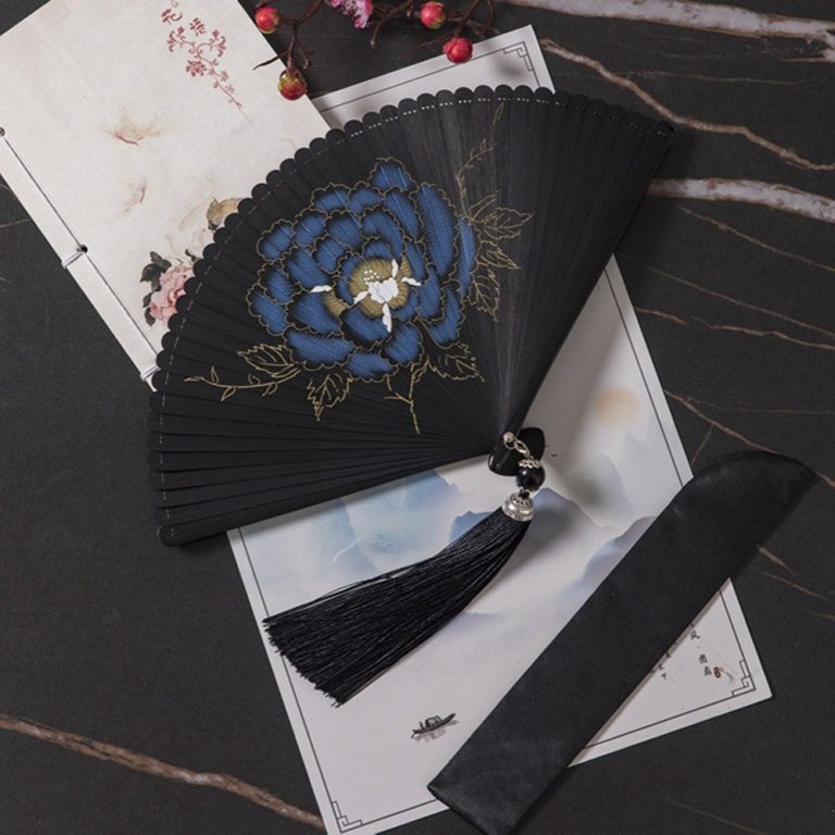 Eventail-pliant-japonais-en-bambou-et-tissu-picture-1