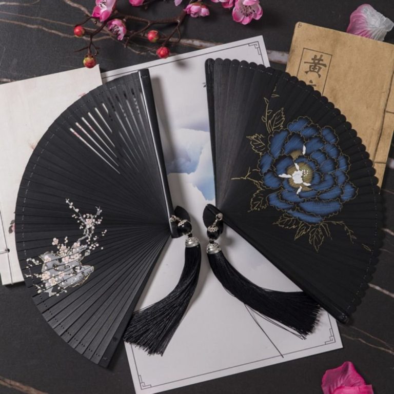 Eventail-pliant-japonais-en-bambou-et-tissu-picture-2