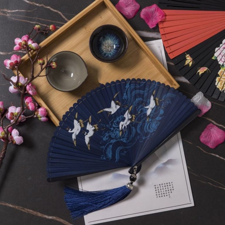 Eventail-pliant-japonais-en-bambou-et-tissu-picture-5