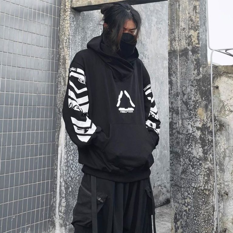 Hoodie-noir-unisexe-a-chevrons-blancs-picture-1