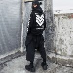 Hoodie-noir-unisexe-a-chevrons-blancs-picture-4