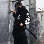 Hoodie-noir-unisexe-a-chevrons-blancs-picture-5