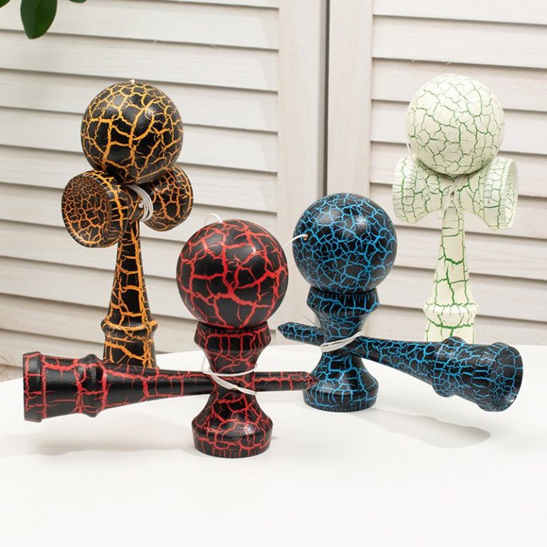 Kendama-en-bois-a-balle-peinte-picture-4