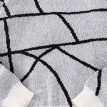 Pull-col-rond-a-motifs-geometriques-picture-3