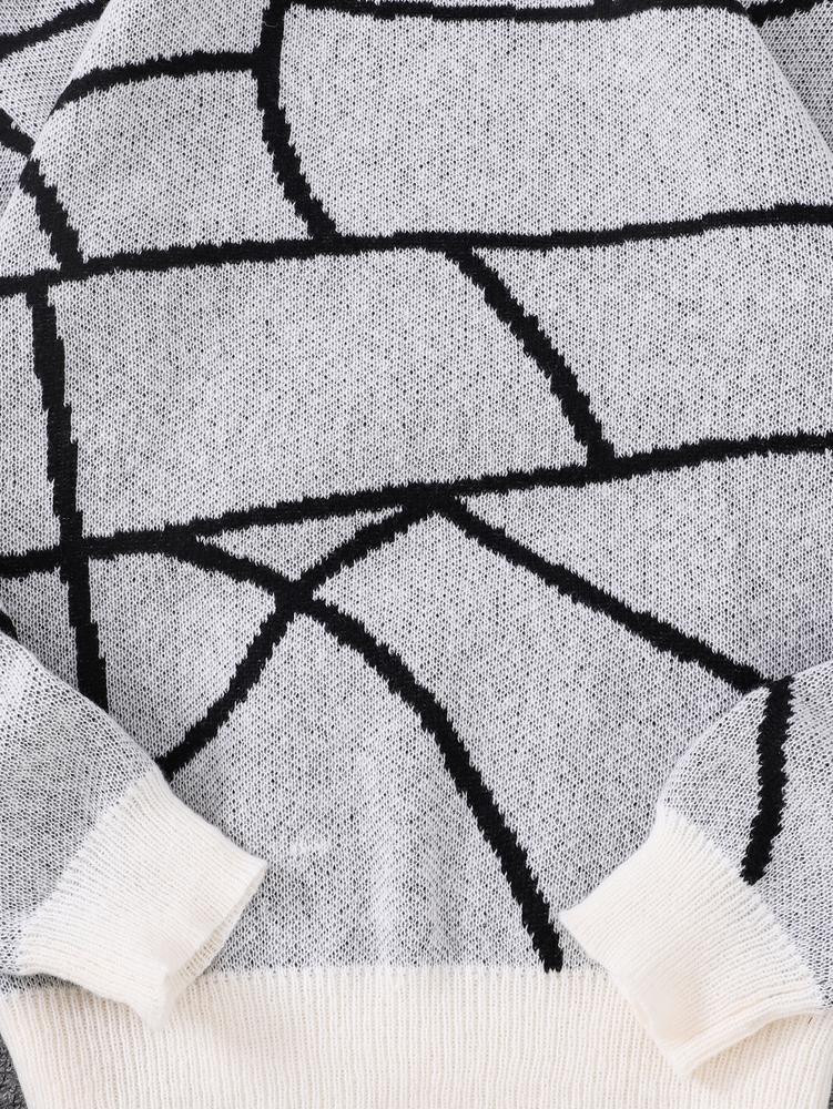 Pull-col-rond-a-motifs-geometriques-picture-3