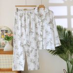 Pyjama-femme-en-gaze-de-coton-a-motifs-vegetaux-picture-3