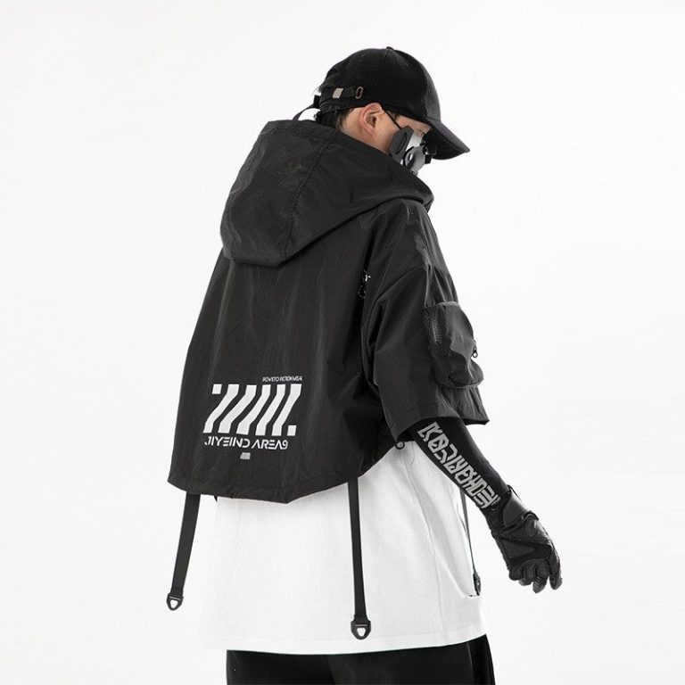 Sweat-a-capuche-court-techwear-noir-picture-3