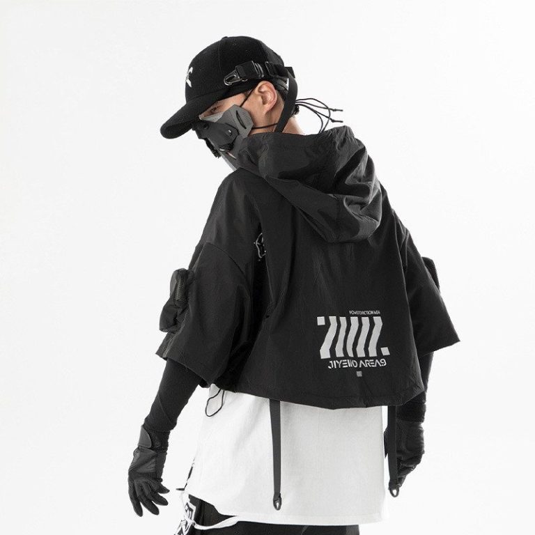 Sweat-a-capuche-court-techwear-noir-picture-4